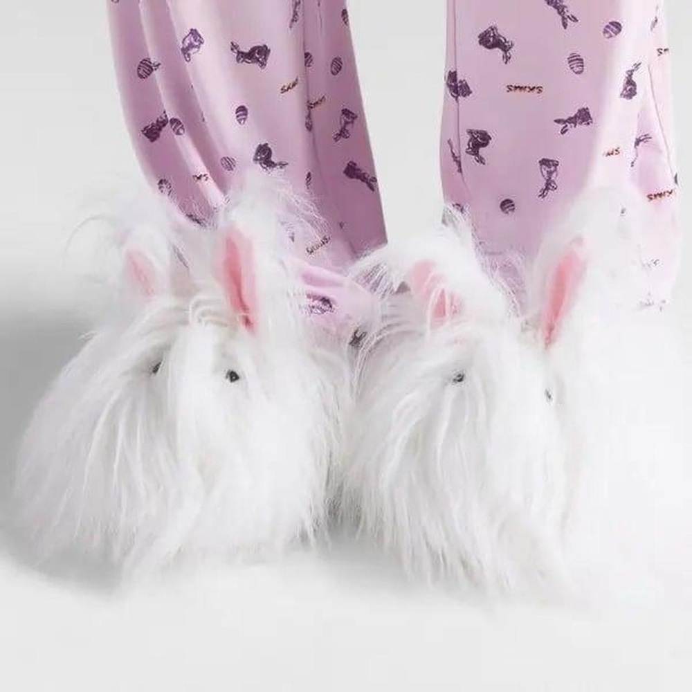 Skims bunny slippers 37 NWT & dust bag